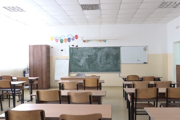 Shkollim kosovarqe: Teori po, praktikë jo