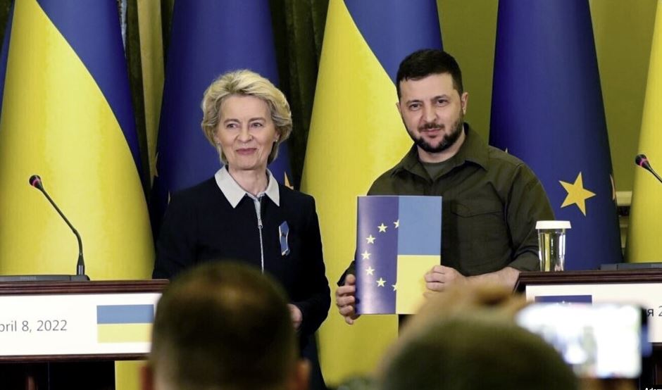 Raportohet se Komisioni Evropian mbështet anëtarësimin e Ukrainës në BE