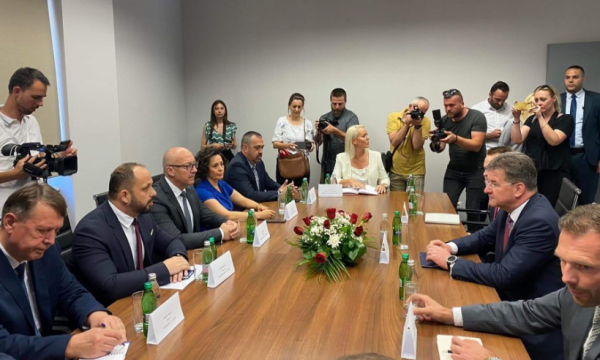 Marrëveshja e rrymës, Lajçak në Veri për takim me kryetarët e komunave