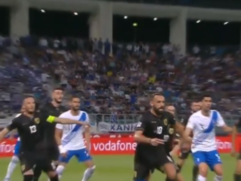 Lojtarët e Kosovës po pengohen me laser nga tifozët grekë, ankohet edhe Rrahmani