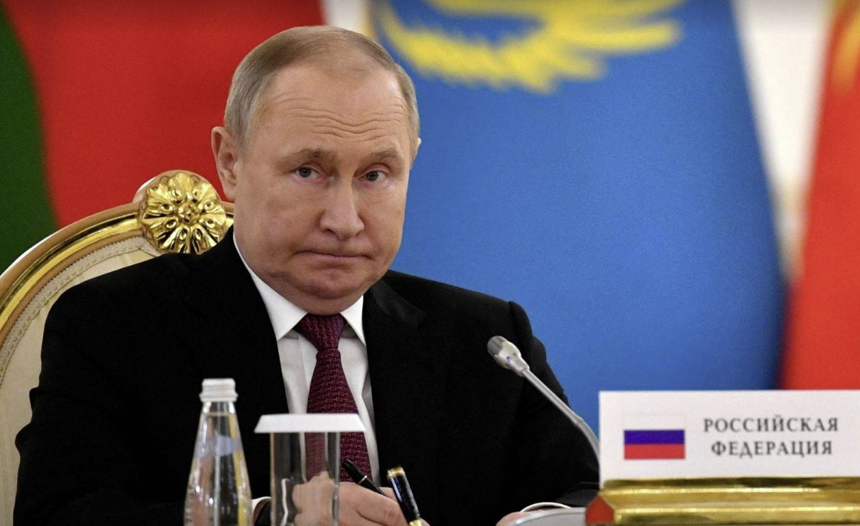 Putini shpall pavarësinë e dy rajoneve në Ukrainë
