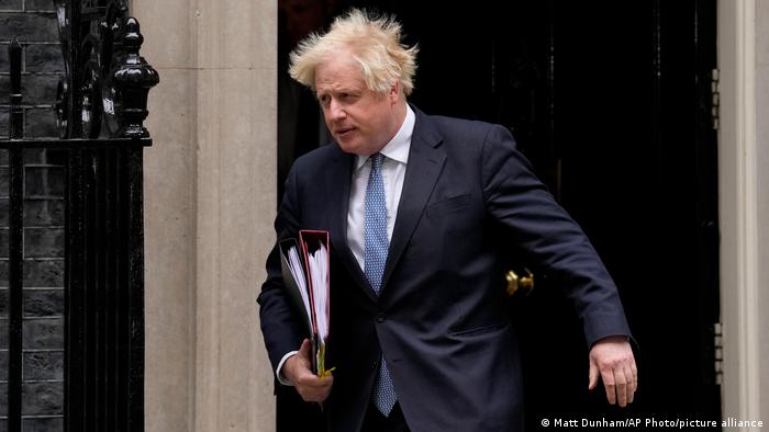 Boris Johnson i mbijeton votimit të mosbesimit