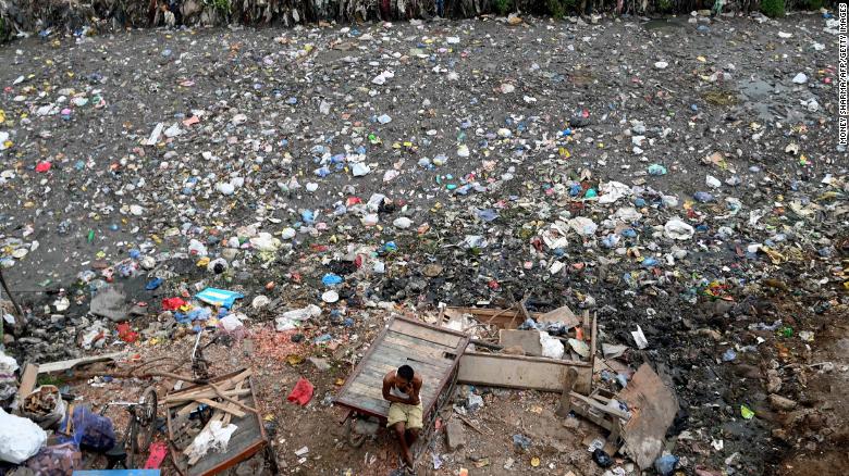 India ndalon plastikën njëpërdorimshe për të luftuar ndotjen