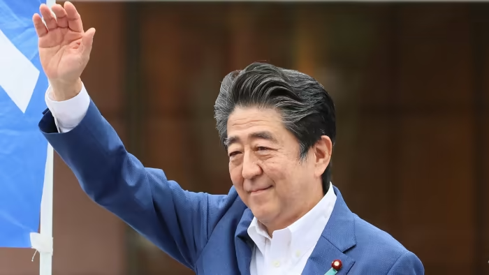 Partia e Shinzo Abe fiton bindshëm zgjedhjet në Japoni