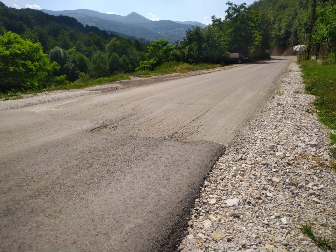 Dyshime që kompanitë po abuzojnë me punimet në rrugën Prizren-Prevallë: Ministria ua “thanë” paret për punët që nuk po i kryejnë