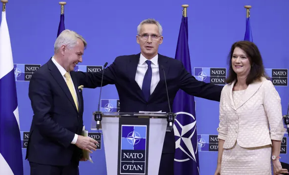 Nënshkruhen protokollet për pranimin e Suedisë dhe Finlandës në NATO