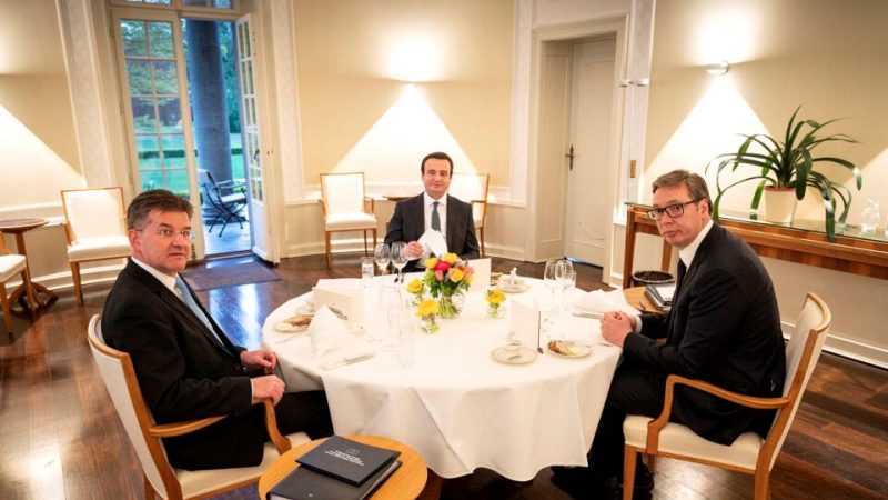 Takimi i mundshëm Kurti-Vuçiq gjatë këtij muaji, flasin nga Bashkimi Europian