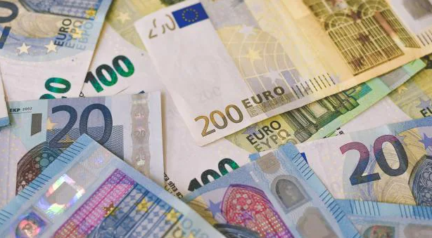 Valuta Euro në pikën e saj më të dobët, as kosovarët e pasur s’mund të blejnë më shumë