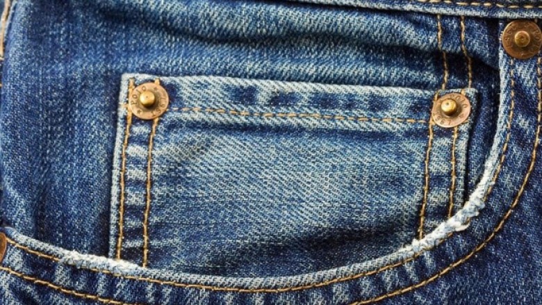 Përse shërben ai xhepi i vogël në xhinse?