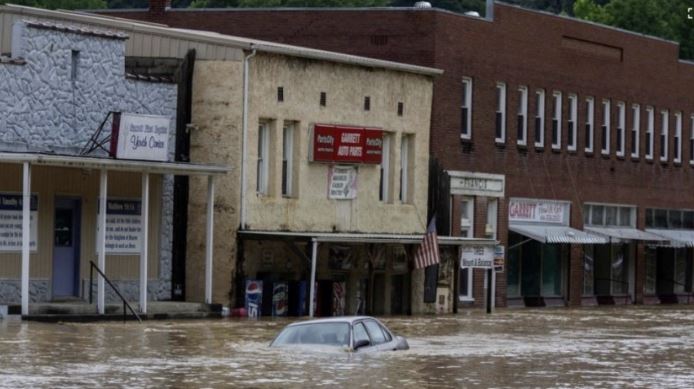 Përmbytjet në Kentaki, kërkimet për viktima mund të zgjasin me javë