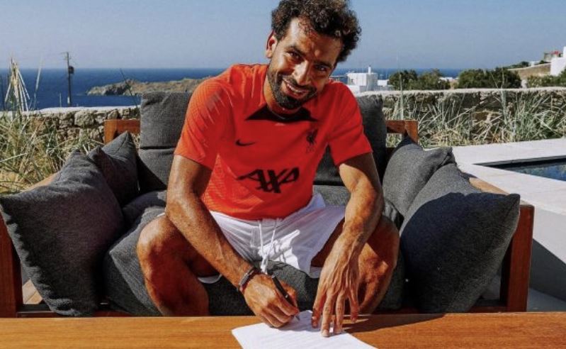 Zyrtare: Mohamed Salah rinovon kontratën me Liverpoolin