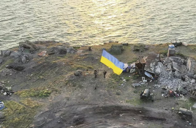 Sulme të reja në Ishullin e Gjarprit pas ngritjes së flamurit ukrainas