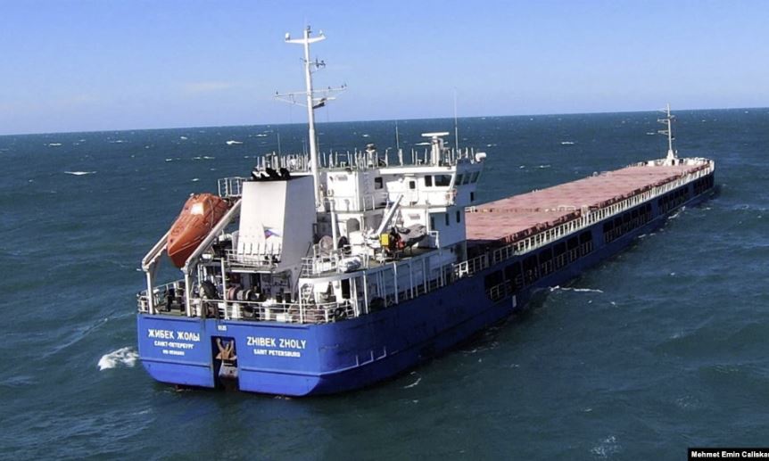 Turqia ndalon një anije ruse, heton pretendimet e Ukrainës për grurin e vjedhur