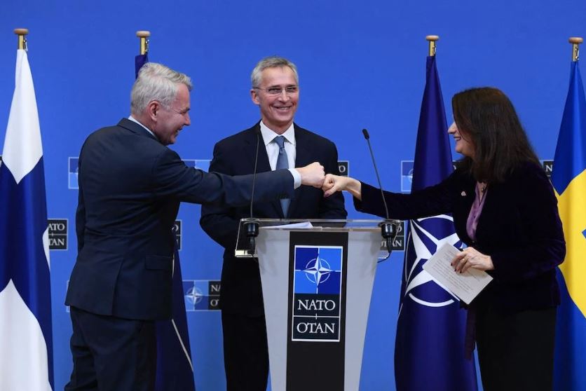 30 shtetet e NATO-s nënshkruajnë protokollin e pranimit të Finlandës dhe Suedisë
