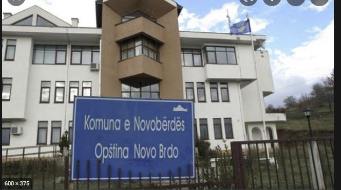 Aktakuzë për korrupsion ndaj dy drejtorëve dhe një zyrtari të Komunës së Novobërdës