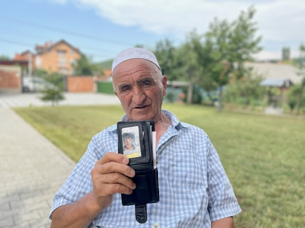 “Mos të vdes pa e gjetur djalin”, 79 vjeçari në pritje të lajmit për të birin e zhdukur me dhunë
