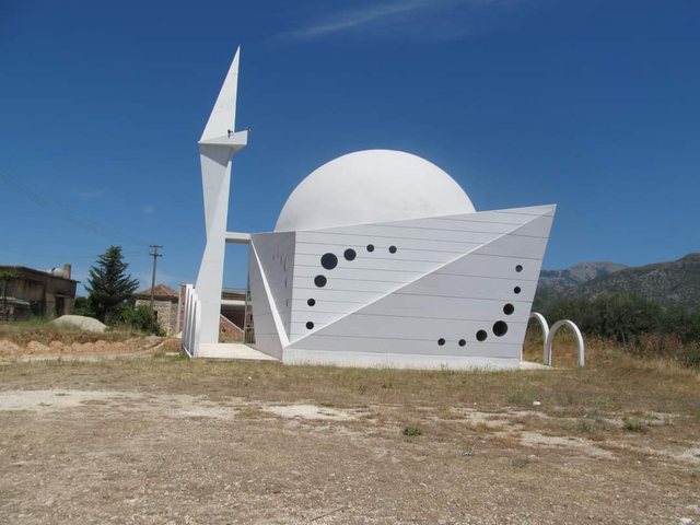 Kjo është xhamia e Bamatatit, më unikja në Ballkan