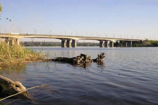 ​Shfrytëzoheshin nga rusët, Ukraina shemb dy ura në jug të vendit