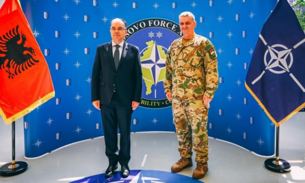 Begaj në takim me komandantin e KFOR-it: Rendi kushtetues i Kosovës nuk duhet cënuar
