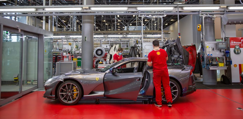 ​Ferrari tërheqë mbi 23.000 vetura për shkak të dështimit të frenave