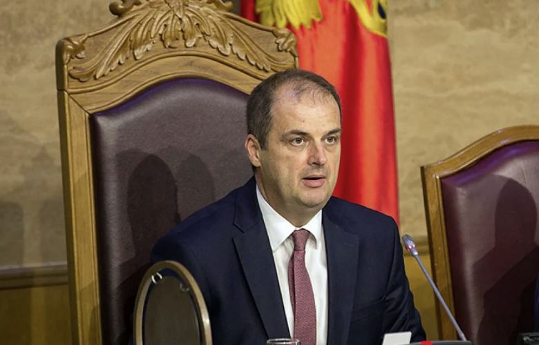 Deputeti shqiptar në Mal të Zi: Të gjitha gjasat janë që sonte do votohet fundi i qeverisë së Abazoviqit