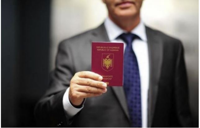 Pasaporta shqiptare i “shitet” të huajve të pasur, BE kundër nismës