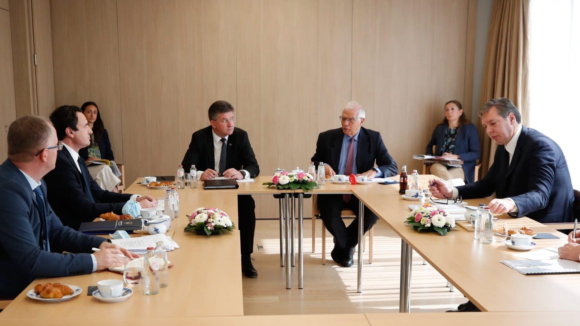 Çka pritet të diskutohet dhe çka pret sot BE’ja nga takimi i tretë Kurti-Vuçiq