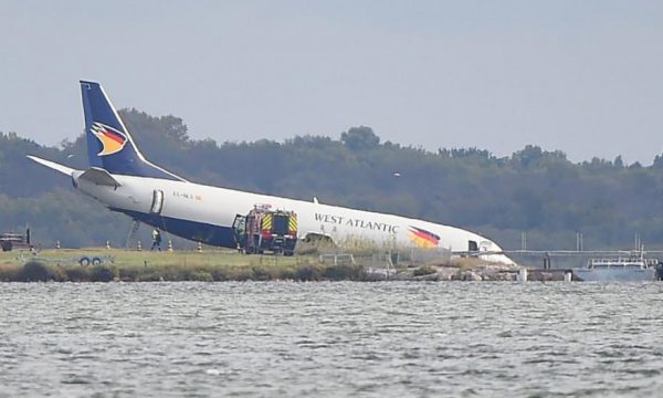 Rrëzohet një avion në Francë