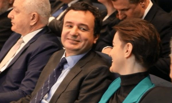 Bërnabiq përballë Kurtit në dialog, Vuçiq ‘braktis’ negociatat?
