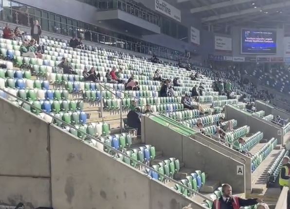 Gjithçka gati për ndeshjen Irlandë e Veriut – Kosovë, stadium po mbushet