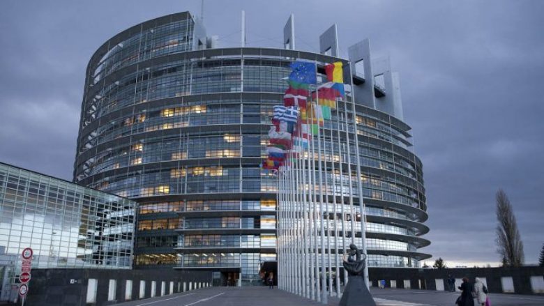 Deputetët kosovarë në Bruksel për liberalizimin e vizave, Holanda ende nuk është bindur