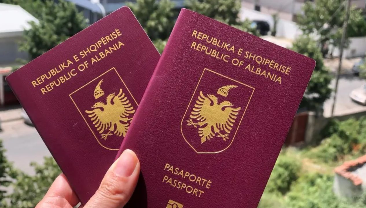 Spahiu: Mund të klonohen pasaportat, shqiptarët të përgatiten për pasoja
