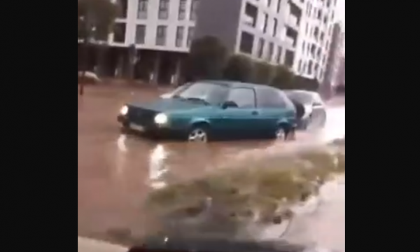 Shiu shkakton vërshime në Pejë
