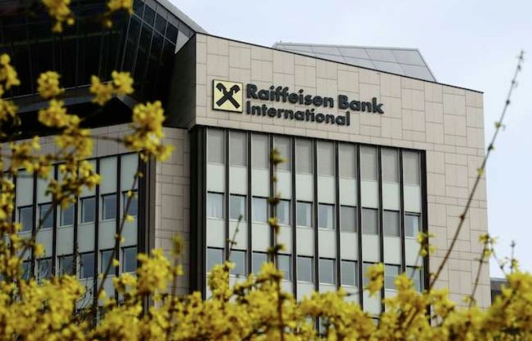 Lajm i keq për të gjithë personat që kanë llogari në Raiffeisen Bank