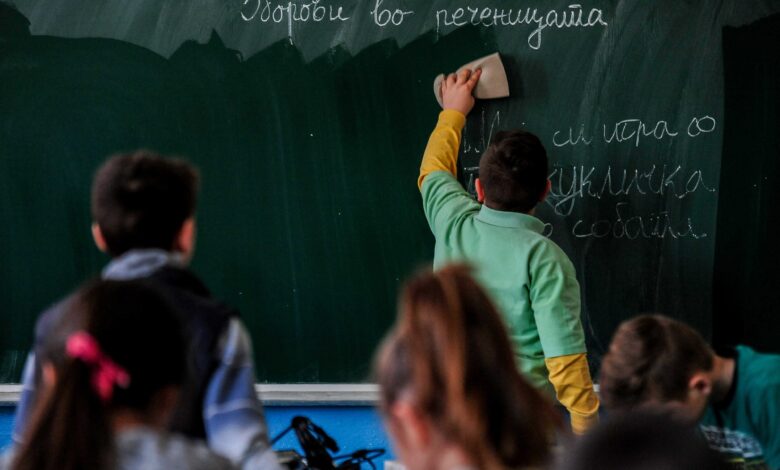 Protesta dhe debate mbi grevën në sektorin e arsimit në Kosovë