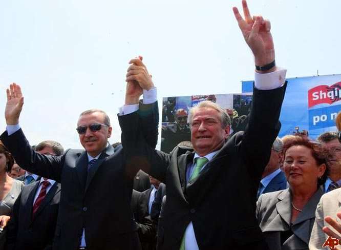 Dikur miq, sot armiq| Çfarë ndryshoi në raportet mes Berishës dhe Erdogan