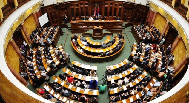 Kuvendi i Serbisë vazhdon seancën për dialogun me Kosovën