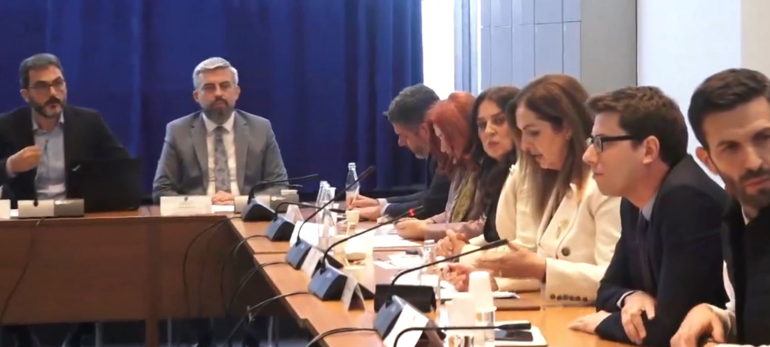 10 deputetë të Vetëvendosjes në përballjen e Ymerit të SBASHK’ut me Nagavcin e Muratin