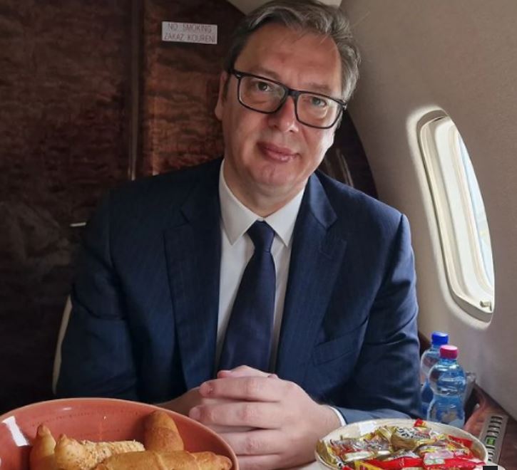 Vuçiq: Jam i vetmi në botë që ha kifle dhe Haribo për mëngjes