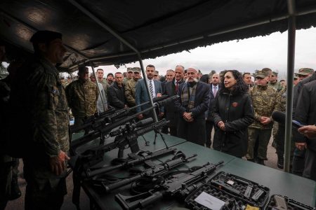 Osmani: Moment i vërtetë krenarie shënimi i Ditës së Forcës me gratë dhe burrat tanë në uniformë