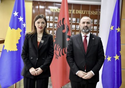 Kosova dhe Shqipëria bëhen me dy marrëveshje të reja në fushën e drejtësisë