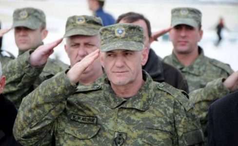 Ish-komandanti i FSK’së intervistë n’Periskop: Ushtarët po e braktisin uniformën për ndonjë vizë apo pagë më të mirë