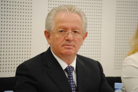 Hyseni: Kurti e Osmani e kanë hallin e pushtetit, bota është lodhur me ne