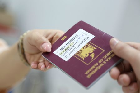 Sa kosovarë aplikuan këtë vit për të fituar shtetësinë shqiptare?
