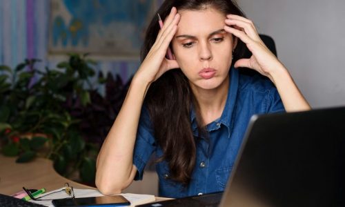 Studimi: Puna e keqe, më stresuese sesa papunësia