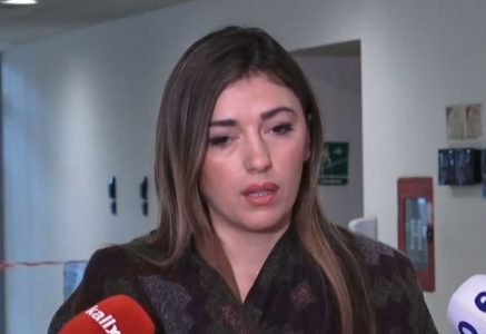 Albulena Haxhiu për vrasjen e gruas në Pejë: Pavarësisht masave të ndërmarra, vrasjet  e grave po vazhdojnë