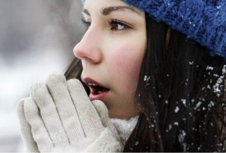 Simptomat që tregojnë nëse jeni alergjik ndaj të ftohtit