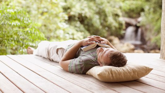 As gjumi dhe as pushimet: 7 llojet e çlodhjes që ju duhen për t’u ndjerë sërish në formë
