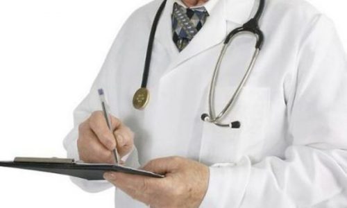 Mjeku i arrestuar në Vushtrri dyshohet se kërkonte 10 deri në 50 euro për raporte mjekësore