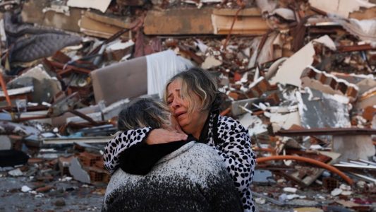 Mbi 17 mijë të vdekur nga tërmeti në Turqi e Siri